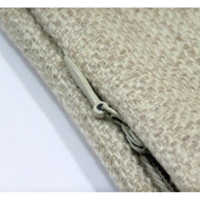 Load image into Gallery viewer, Gato Bufanda Pillow Cover